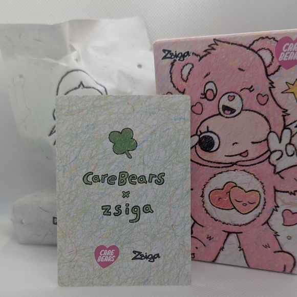POP MART Zsiga x Care Bears Figures - Good Luck Bear - Picture 3 of 3